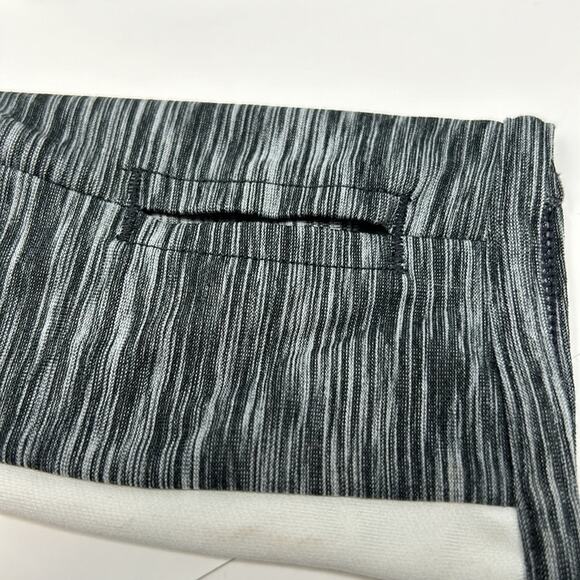 Gap Women's Gray & White Full Zip Active Wear Jacket 2 Zip Pockets Size Small - Picture 10 of 13